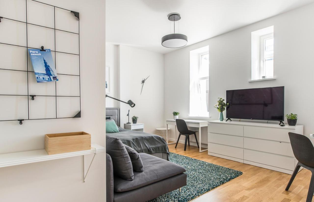 Cozy Modern Studio - Great For Short Trips Riga Bagian luar foto