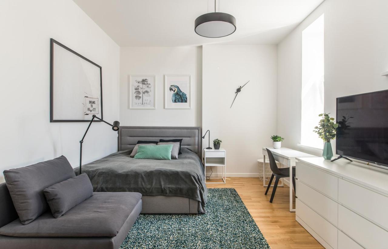 Cozy Modern Studio - Great For Short Trips Riga Bagian luar foto