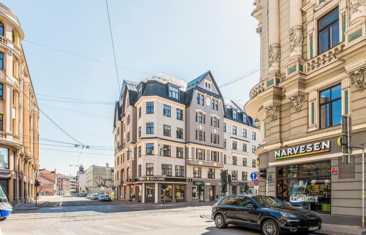 Cozy Modern Studio - Great For Short Trips Riga Bagian luar foto