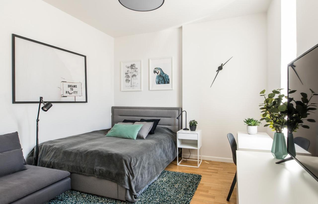 Cozy Modern Studio - Great For Short Trips Riga Bagian luar foto