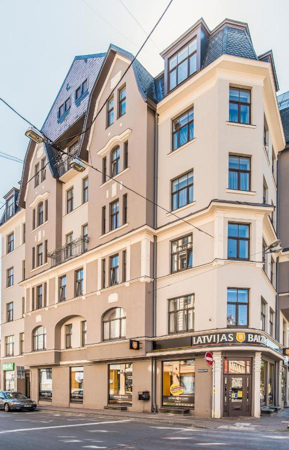 Cozy Modern Studio - Great For Short Trips Riga Bagian luar foto