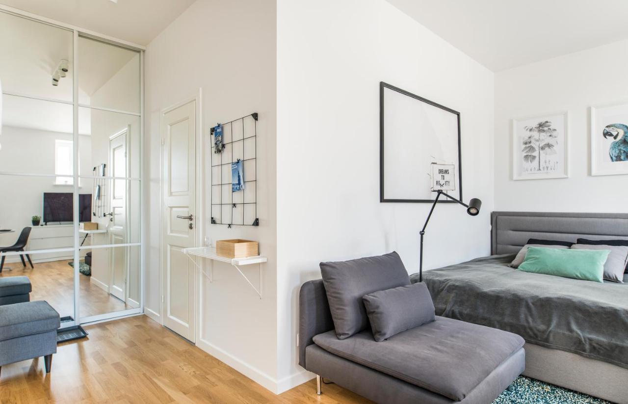 Cozy Modern Studio - Great For Short Trips Riga Bagian luar foto