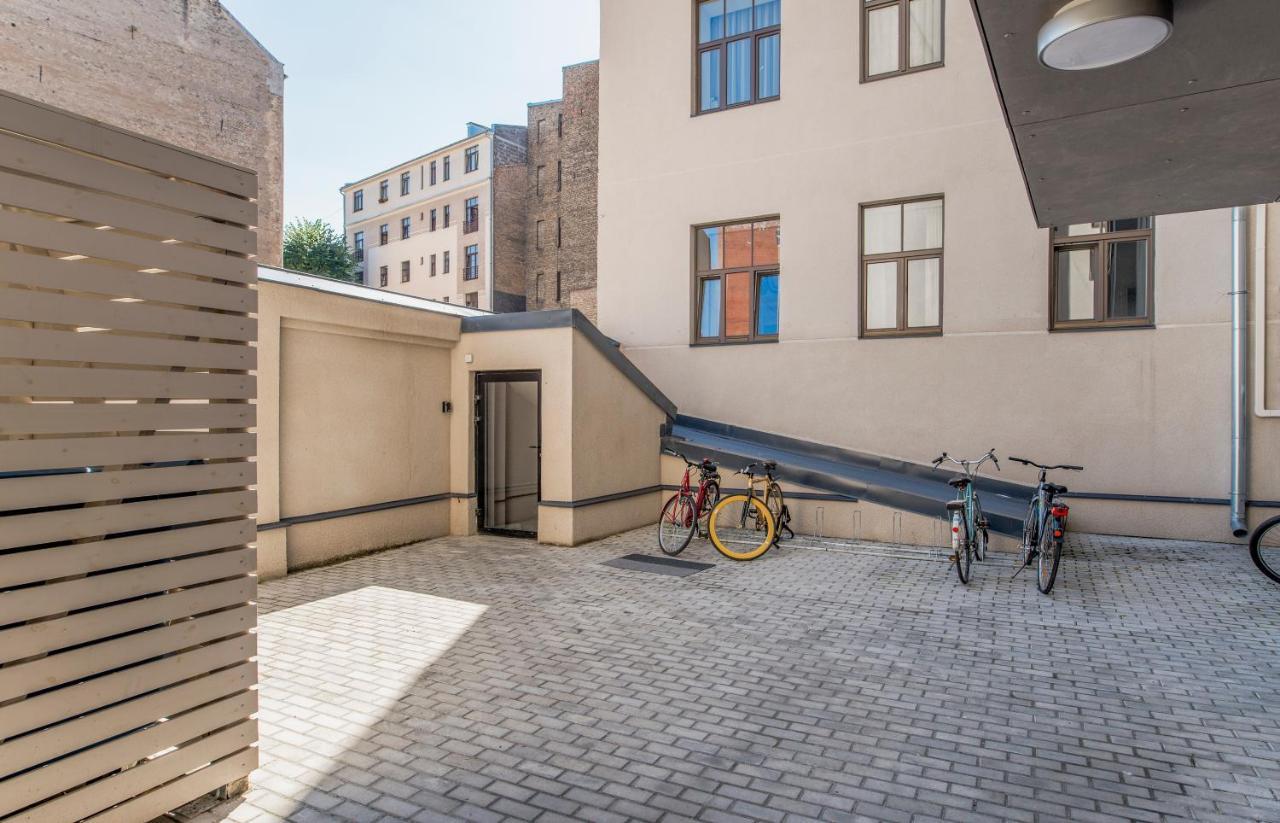 Cozy Modern Studio - Great For Short Trips Riga Bagian luar foto